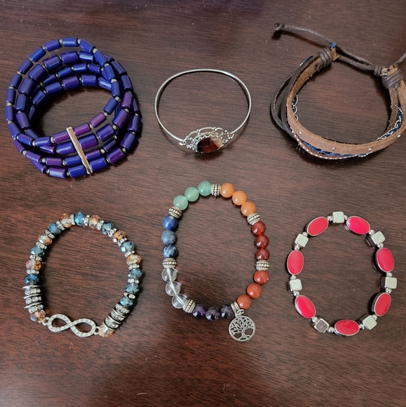 Beaded bracelet bundle - Picture 1 of 7